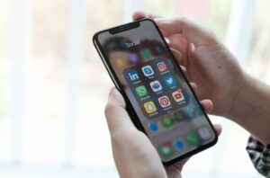 Cara Paling Efektif Menaklukkan Algoritma Instagram 2026: Strategi Persuasif untuk Meledakkan Engagement dan Jangkauan