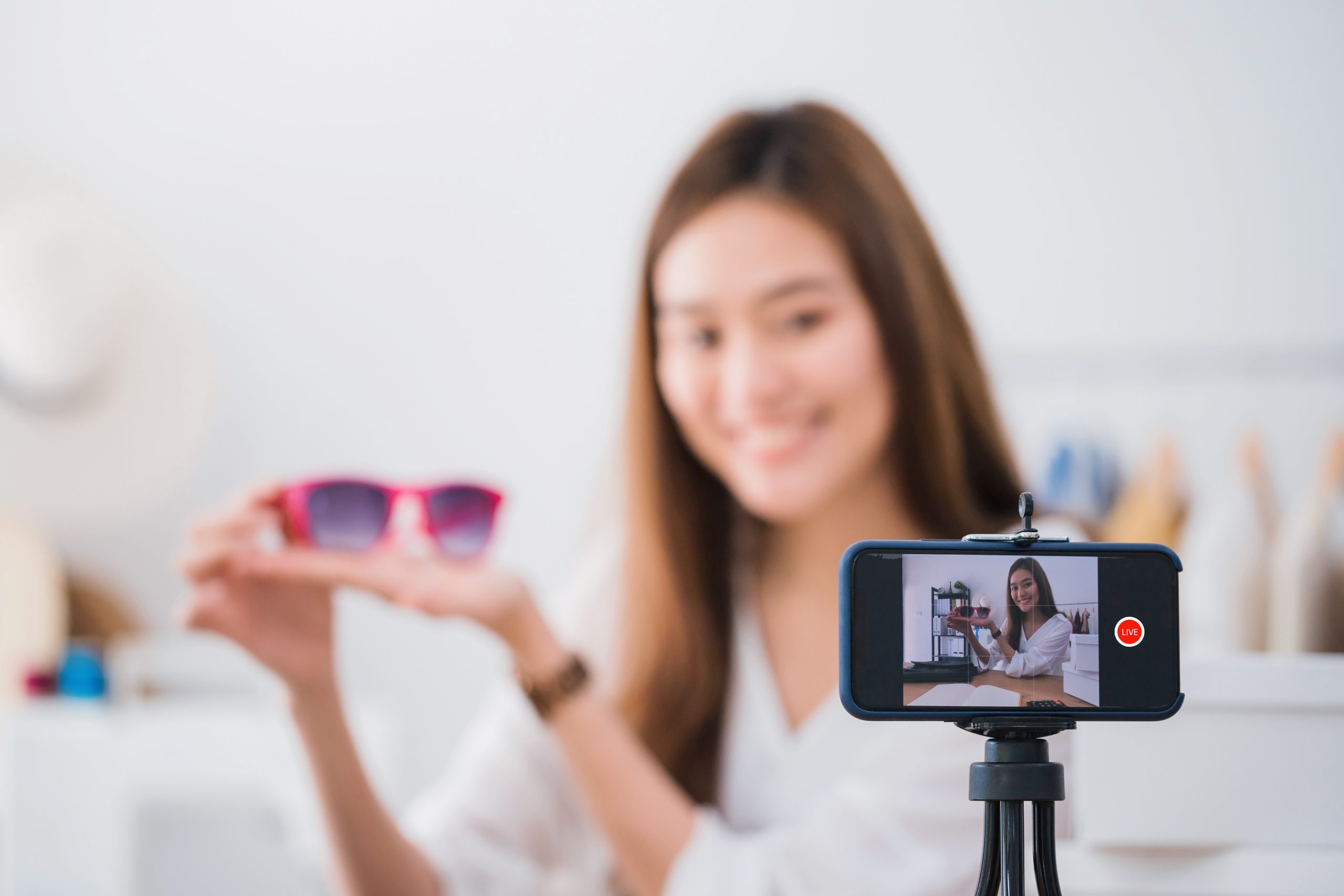Meningkatkan Penjualan dan Kredibilitas Brand dengan Review Produk oleh Blogger yang Terbukti Efektif di Era Digital